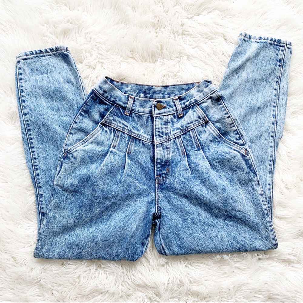 80-90’s Vintage Chic High Rise Acid Wash Mom Jeans